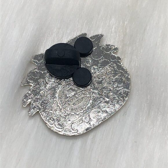 🔮 5/$25 Disney Club Penguin Puffles Yellow Puffle Pin‎ - Picture 3 of 3